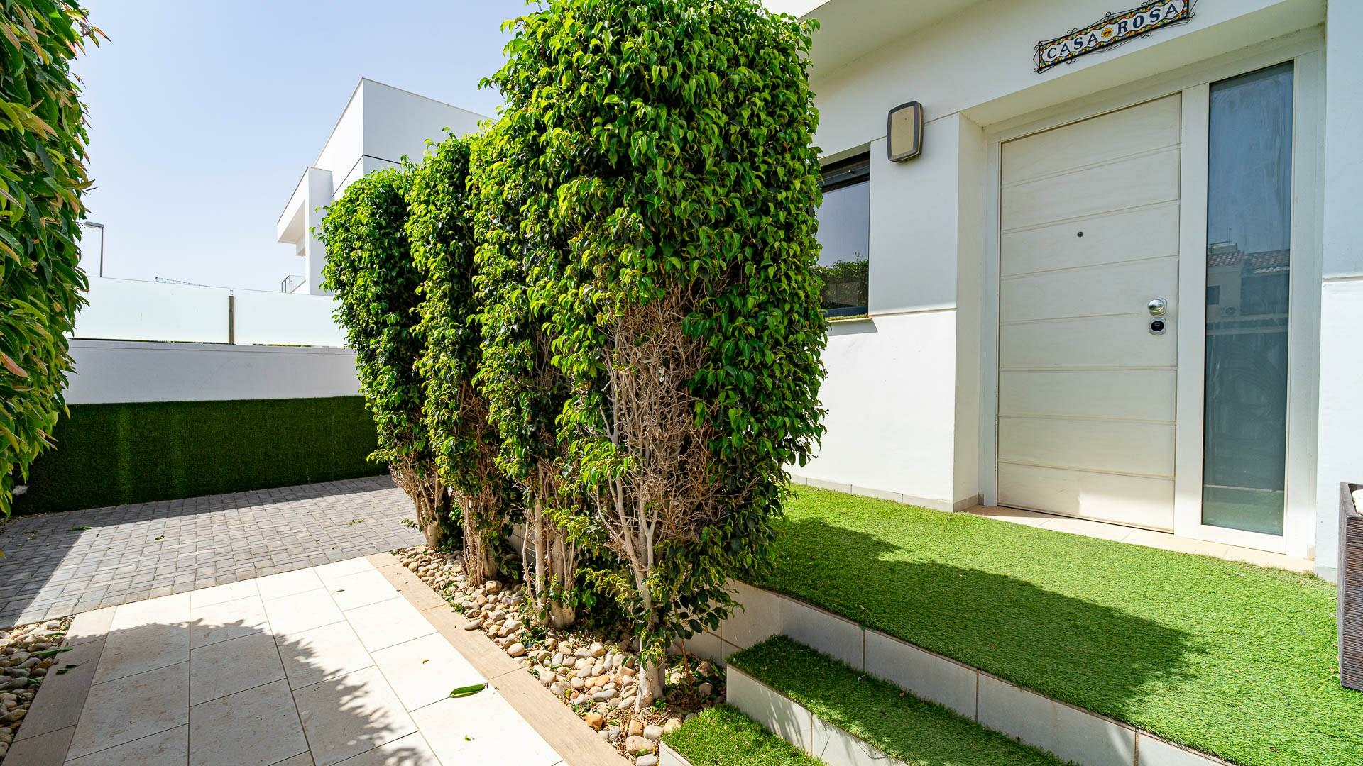 4-bedroom Villa In Rojales, Spain (166 M²)