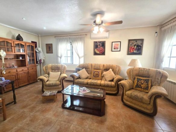 3-bedroom Villa In Torrevieja, Spain (98 M²)