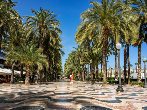 3-bedroom Apartment In Alicante, Spain