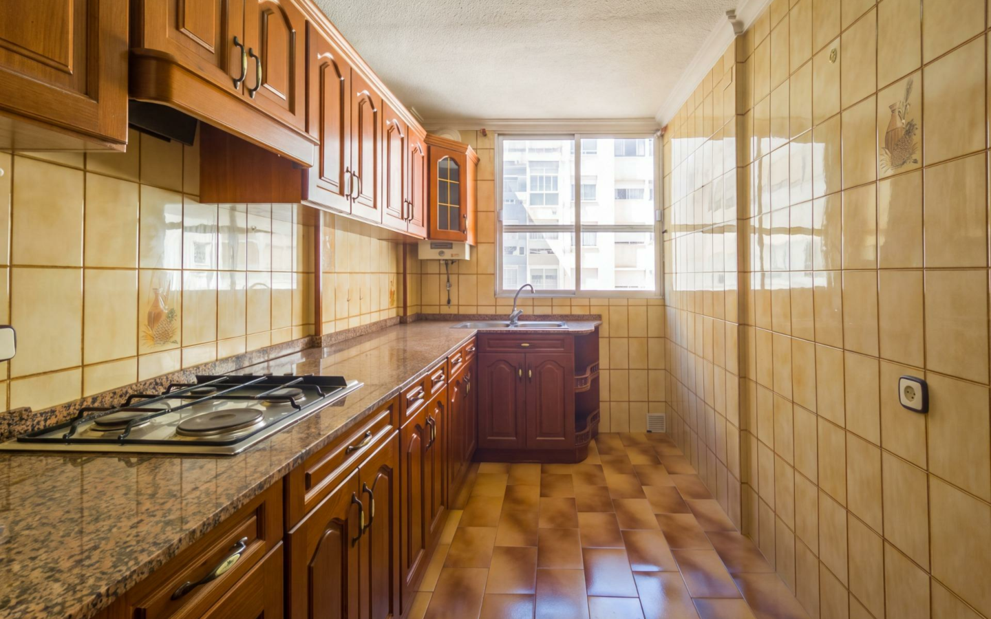 3-bedroom Apartment In Torrevieja, Spain (97 M²)