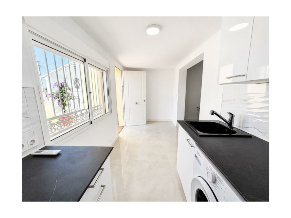 2-bedroom Bungalow In Torrevieja, Spain (70 M²)