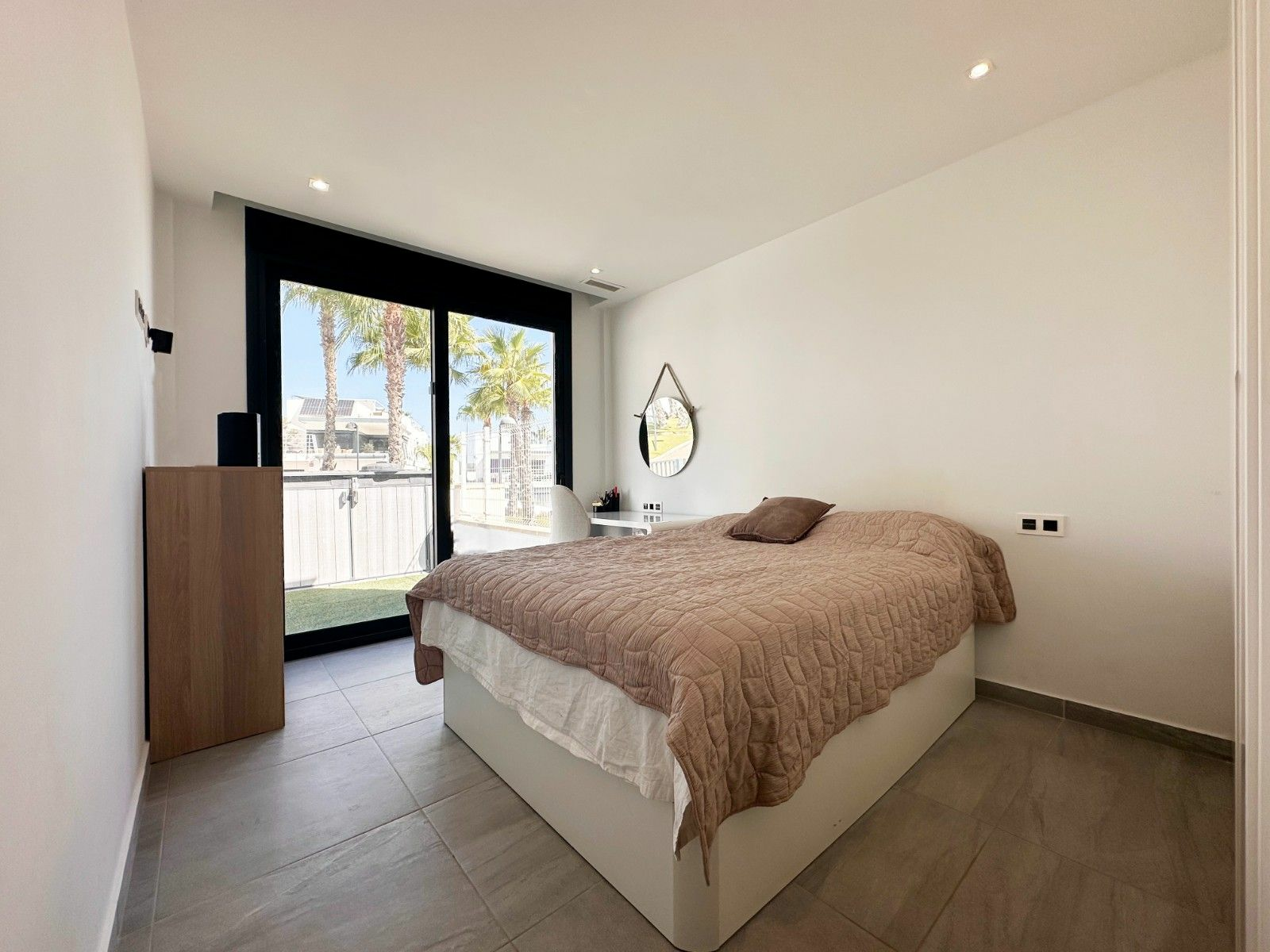 3-7-15a9cb 5-bedroom Villa In Daya Nueva, Spain (200 M²)