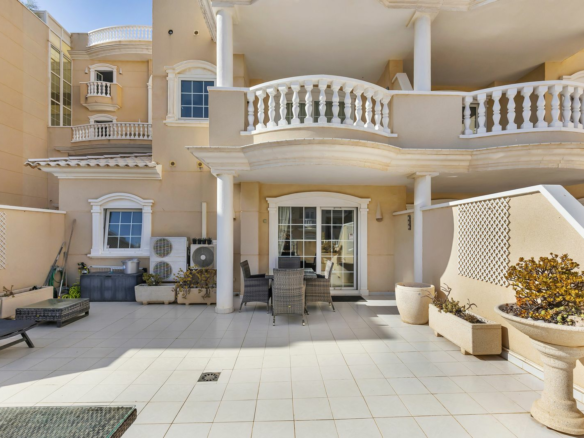 2-bedroom Apartment In Guardamar Del Segura, Spain (112 M²)