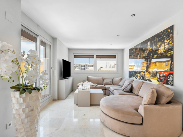 3-bedroom Apartment In Torrevieja, Spain (73 M²)