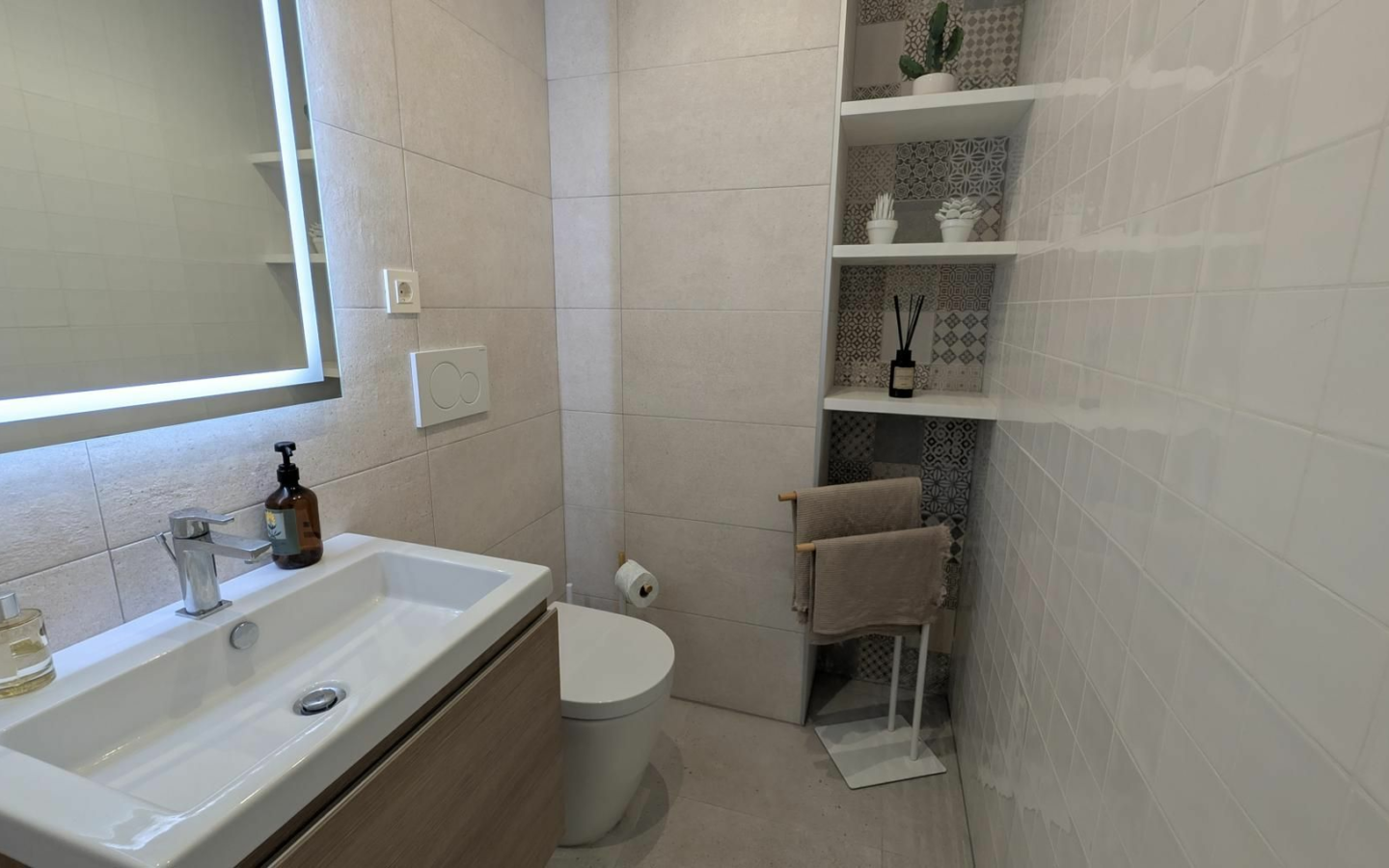4-bedroom Villa In Santiago De La Ribera, Spain (160 M²)