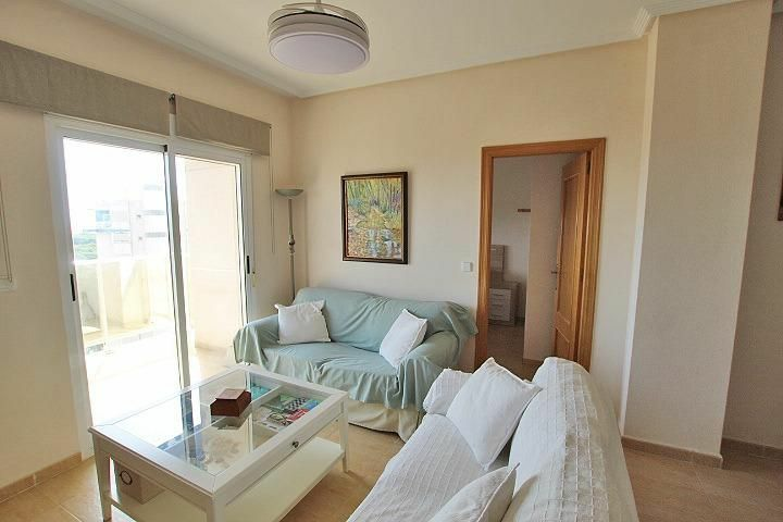 3-bedroom Apartment In Guardamar Del Segura, Spain (72 M²)