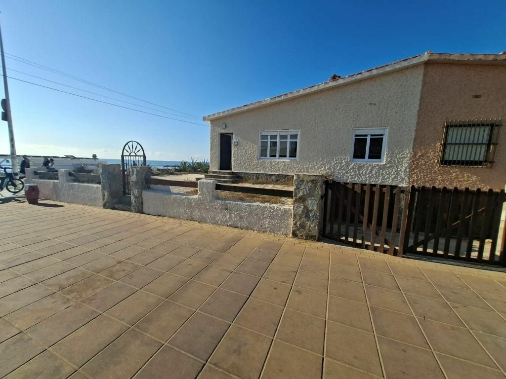 3-bedroom Terraced House In Torrevieja, Spain (113 M²)