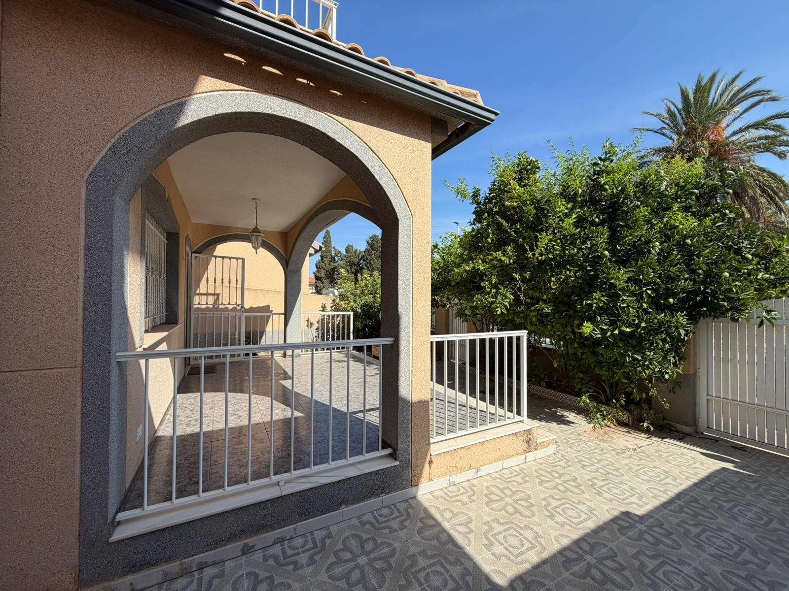 5-bedroom Villa In Santiago De La Ribera, Spain (139 M²)