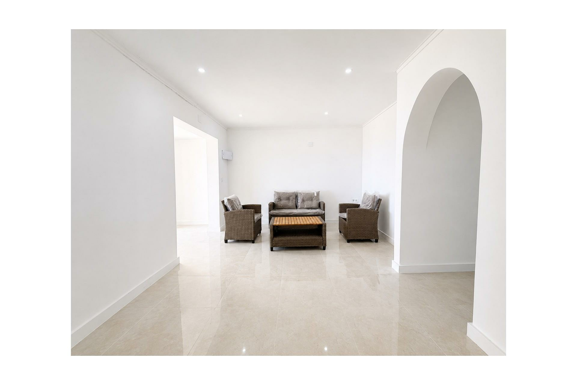 3-8-035545 2-bedroom Bungalow In Torrevieja, Spain (70 M²)