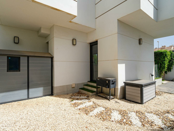 4-bedroom Villa In Rojales, Spain (166 M²)