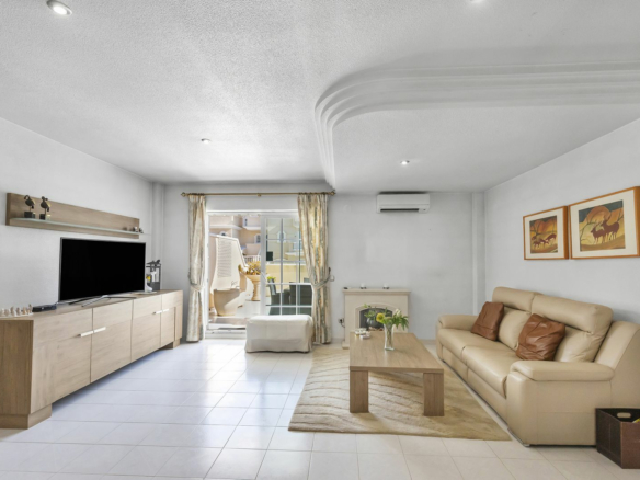 2-bedroom Apartment In Guardamar Del Segura, Spain (112 M²)