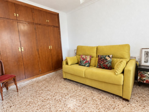 3-bedroom Apartment In Alicante, Spain