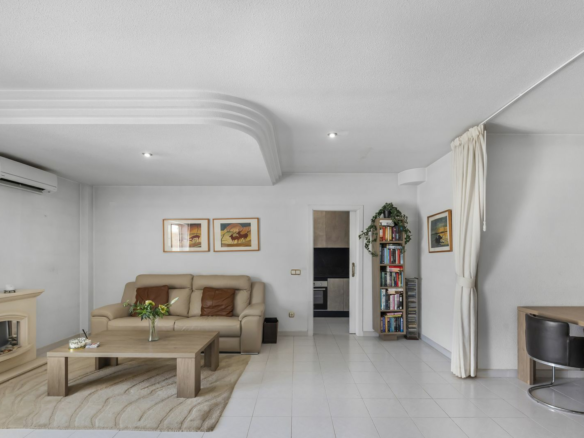 2-bedroom Apartment In Guardamar Del Segura, Spain (112 M²)