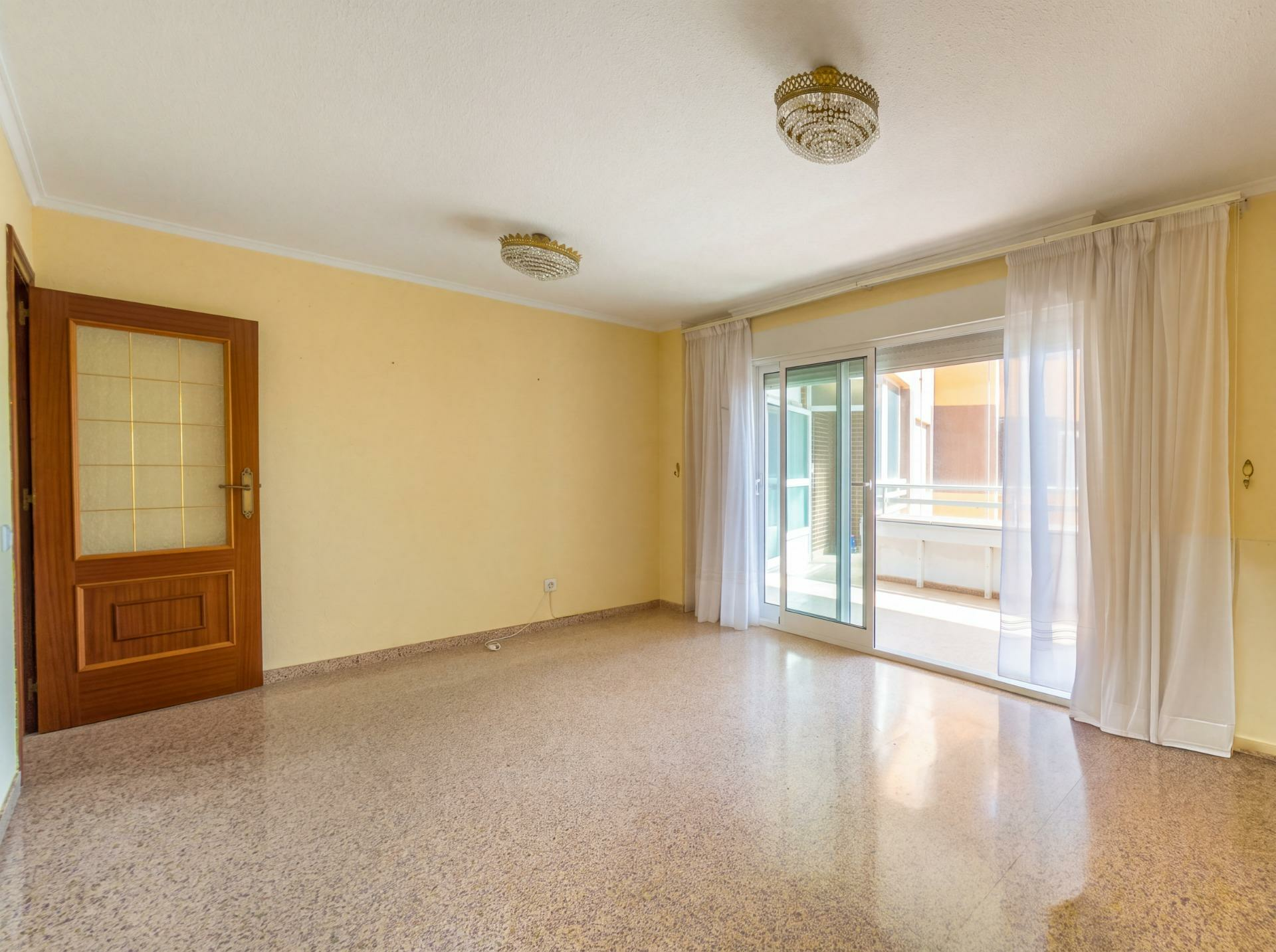 3-bedroom Apartment In Torrevieja, Spain (97 M²)