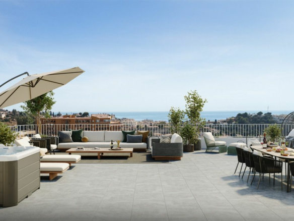2-bedroom Apartment In Fuengirola, Spain (135 M²)
