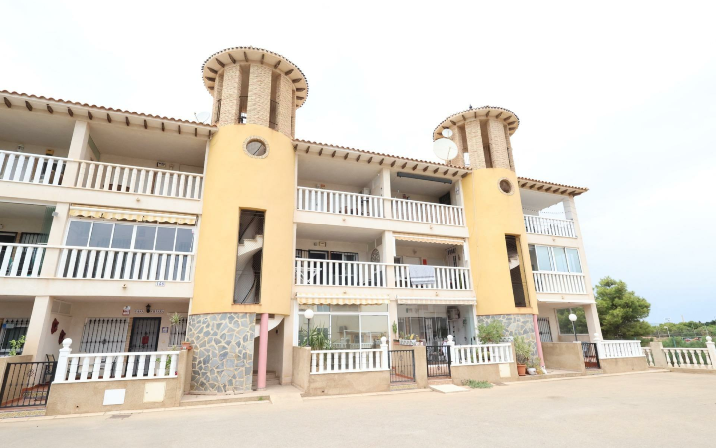 2-bedroom Apartment In Orihuela Costa, Spain (74 M²)