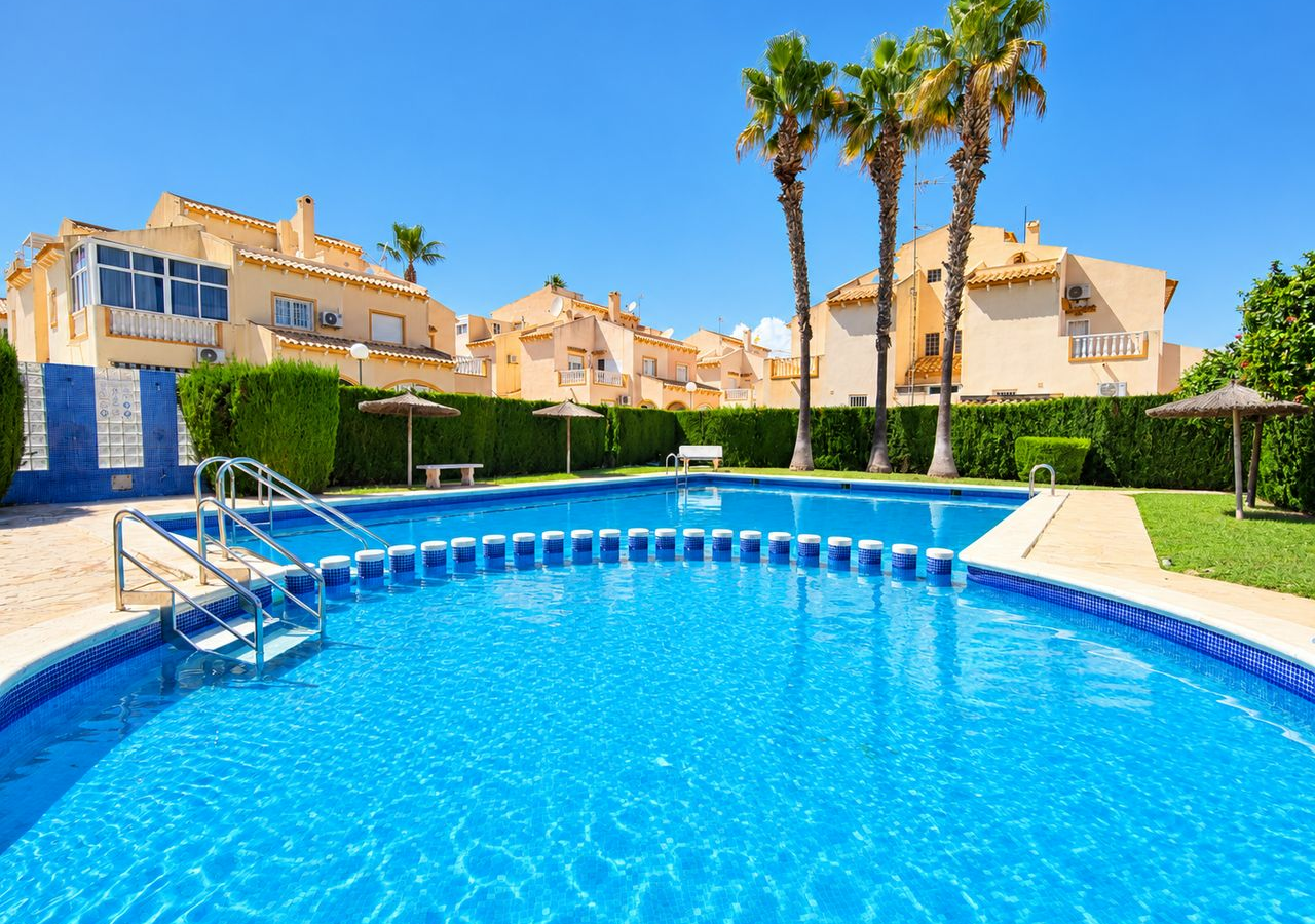 2-bedroom House In Orihuela Costa, Spain (80 M²)