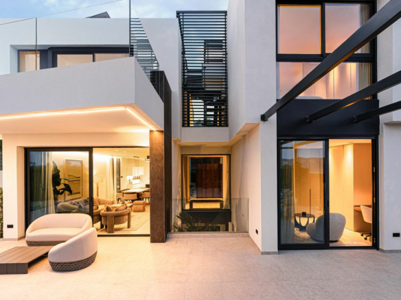 4-bedroom Villa In Benidorm, Spain (342 M²)