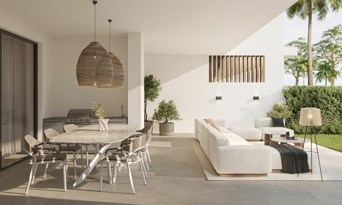 4-bedroom Apartment In Estepona, Spain (166 M²)