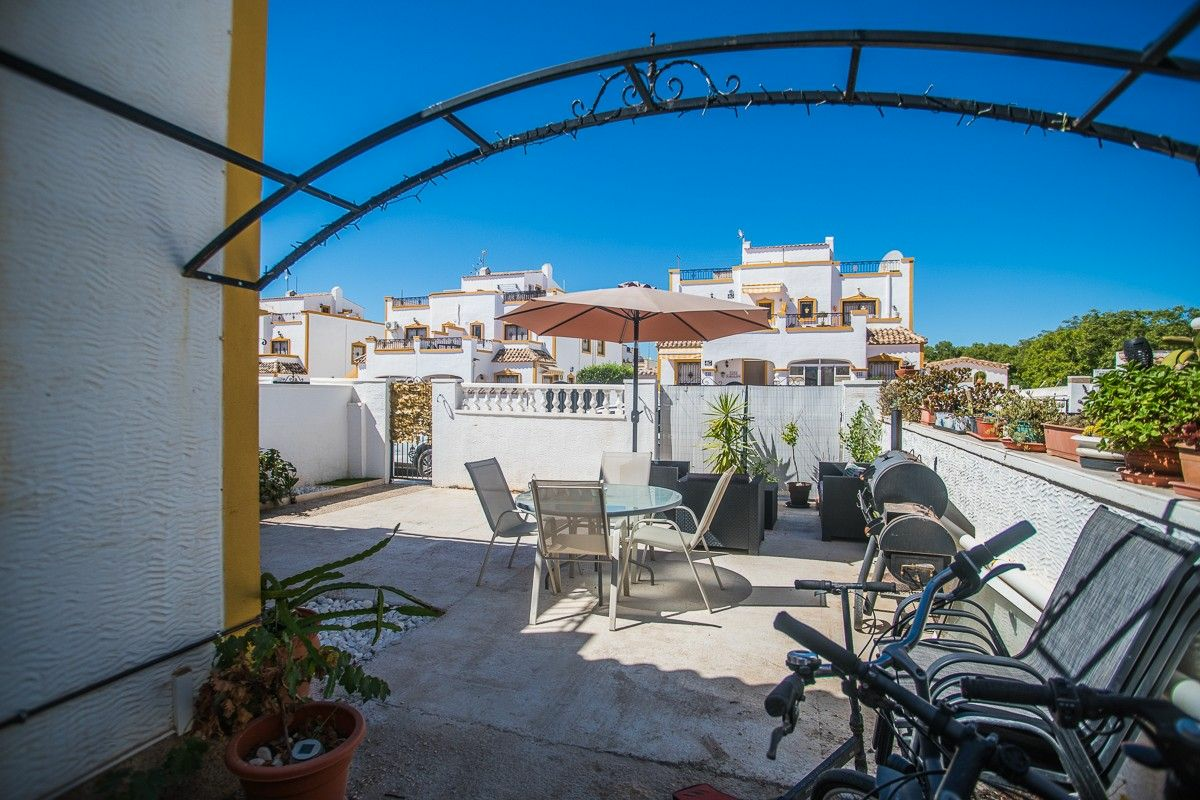 3-bedroom Villa In Orihuela, Spain (88 M²)