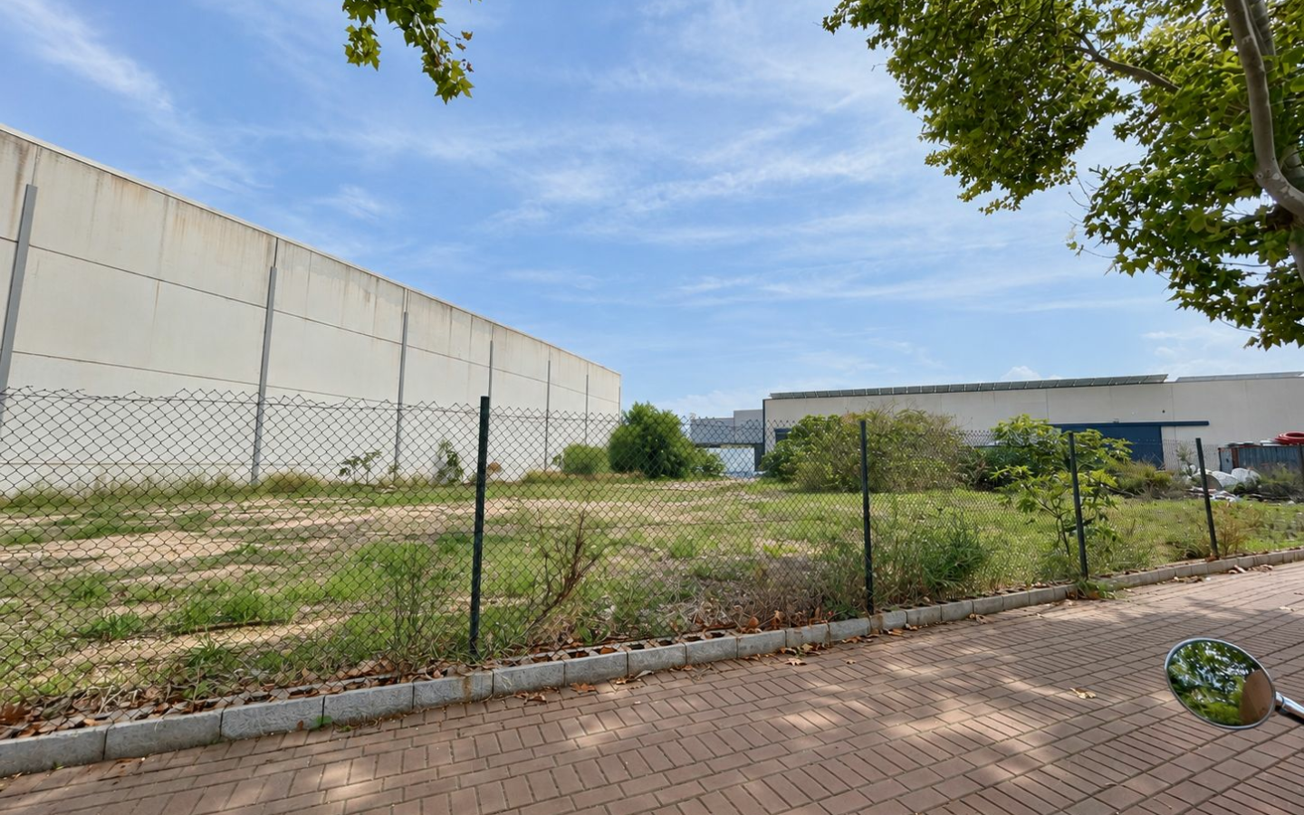 Industrial Plot In Spain (1.334 M²)