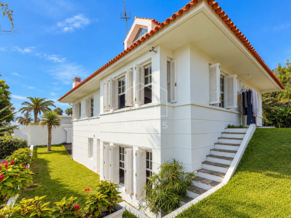3-bedroom Villa In Santa Úrsula, Spain (250 M²)