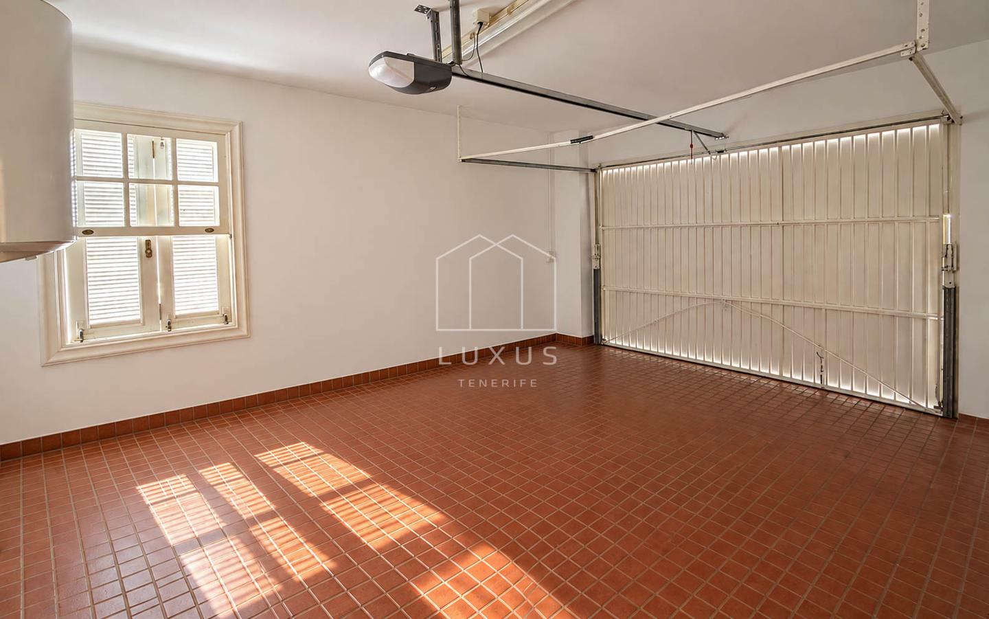3-bedroom Villa In Santa Úrsula, Spain (250 M²)
