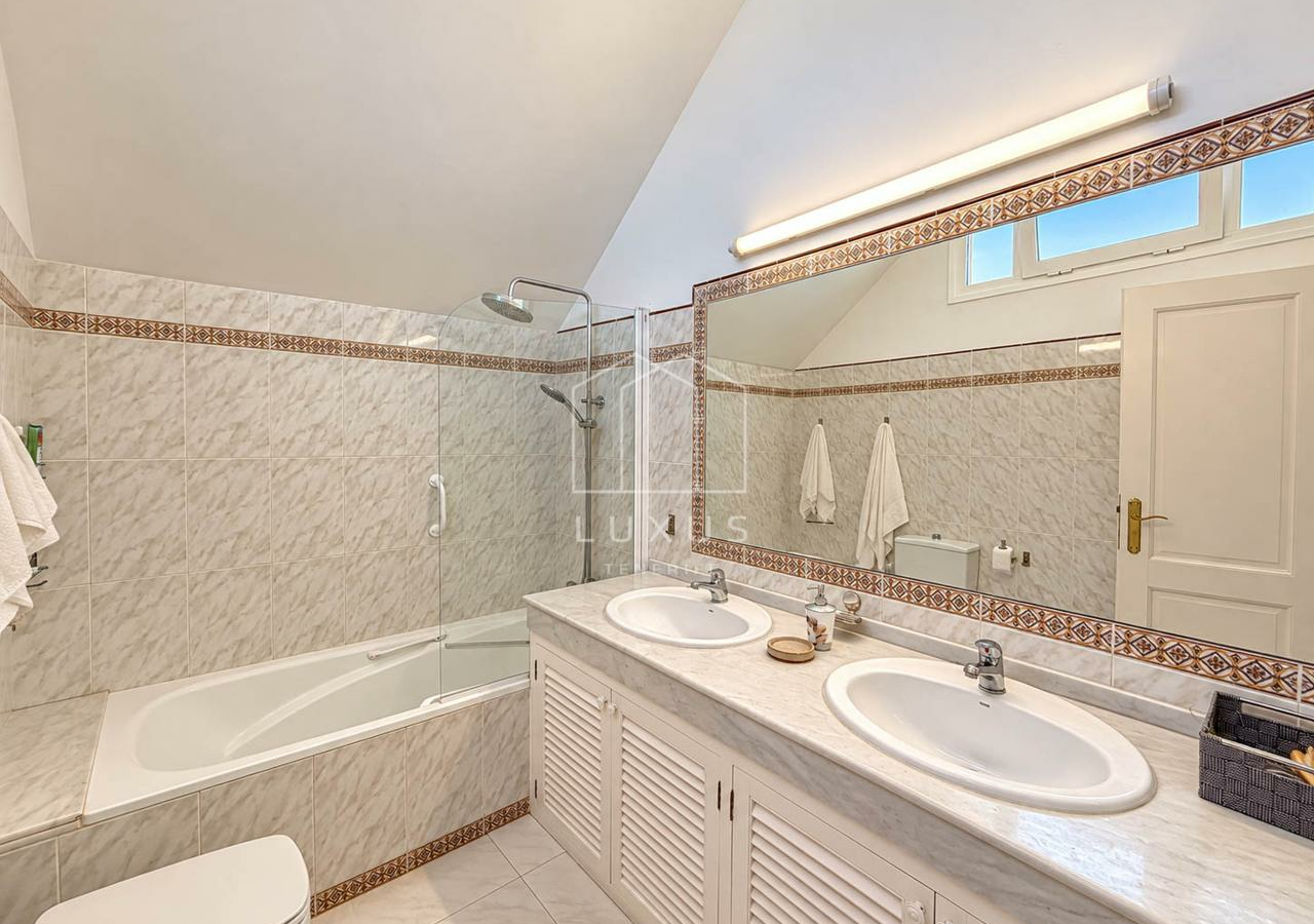 3-bedroom Villa In Santa Úrsula, Spain (250 M²)