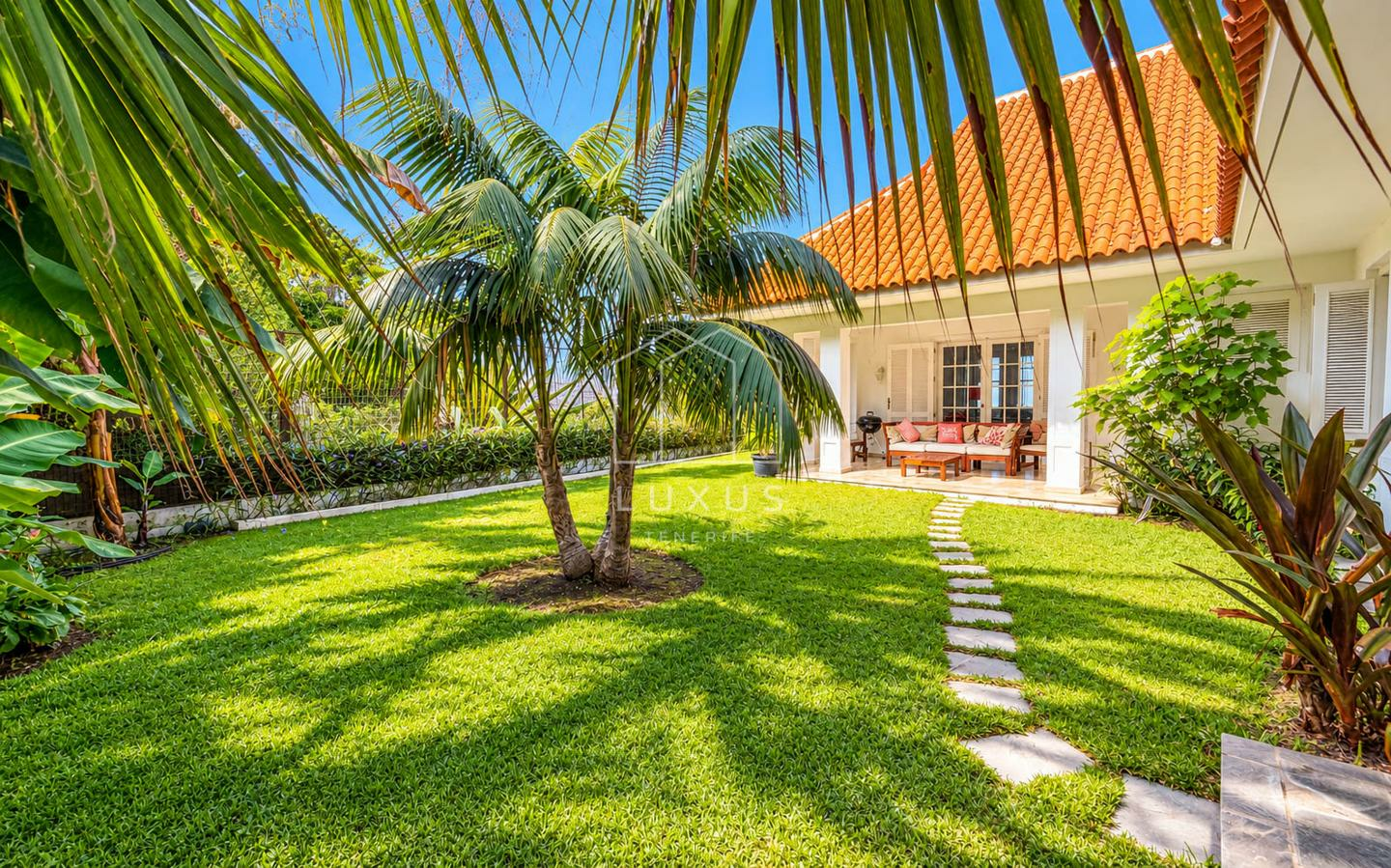 3-bedroom Villa In Santa Úrsula, Spain (250 M²)