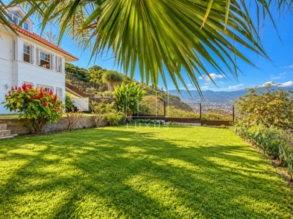 3-bedroom Villa In Santa Úrsula, Spain (250 M²)