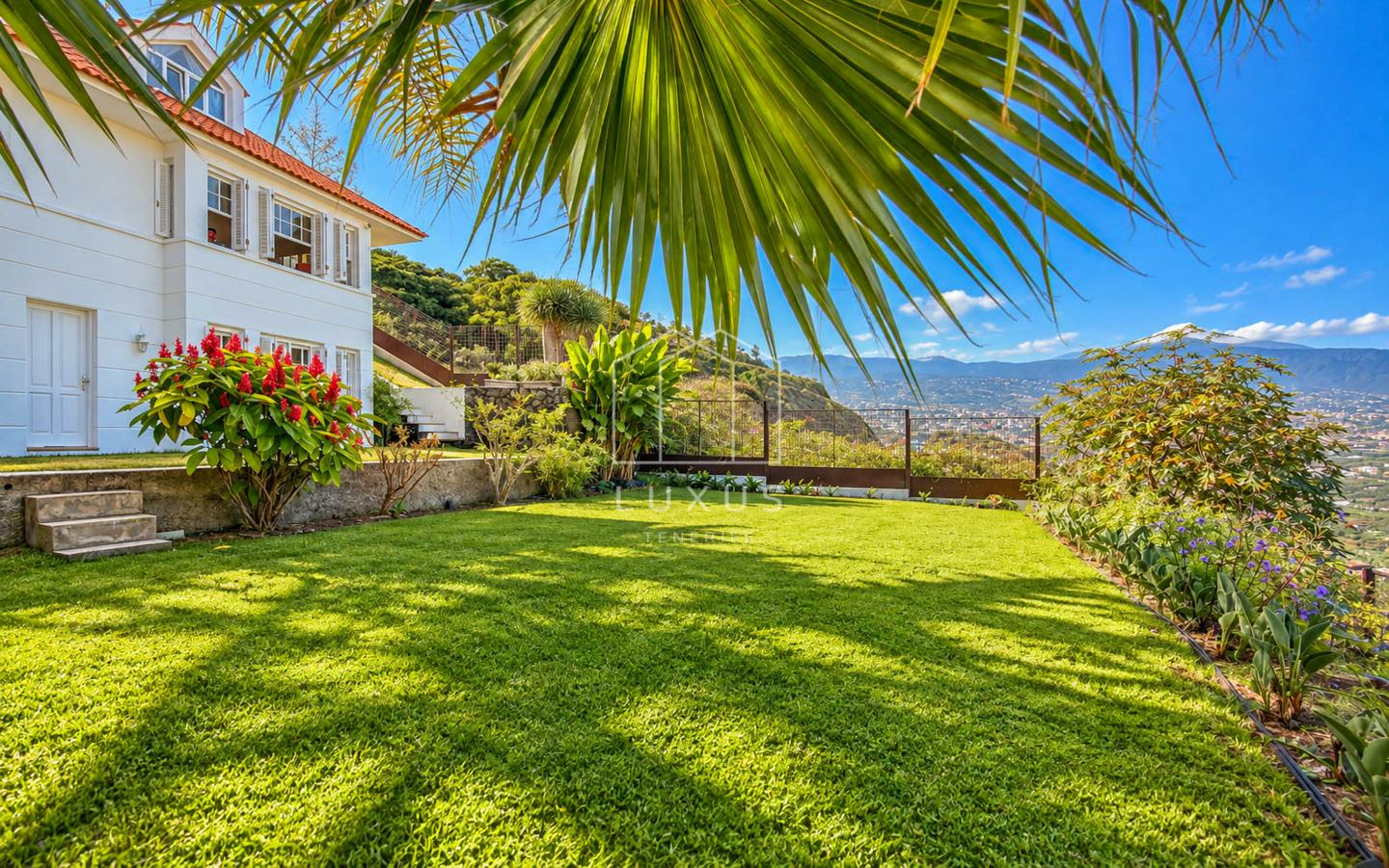 3-bedroom Villa In Santa Úrsula, Spain (250 M²)