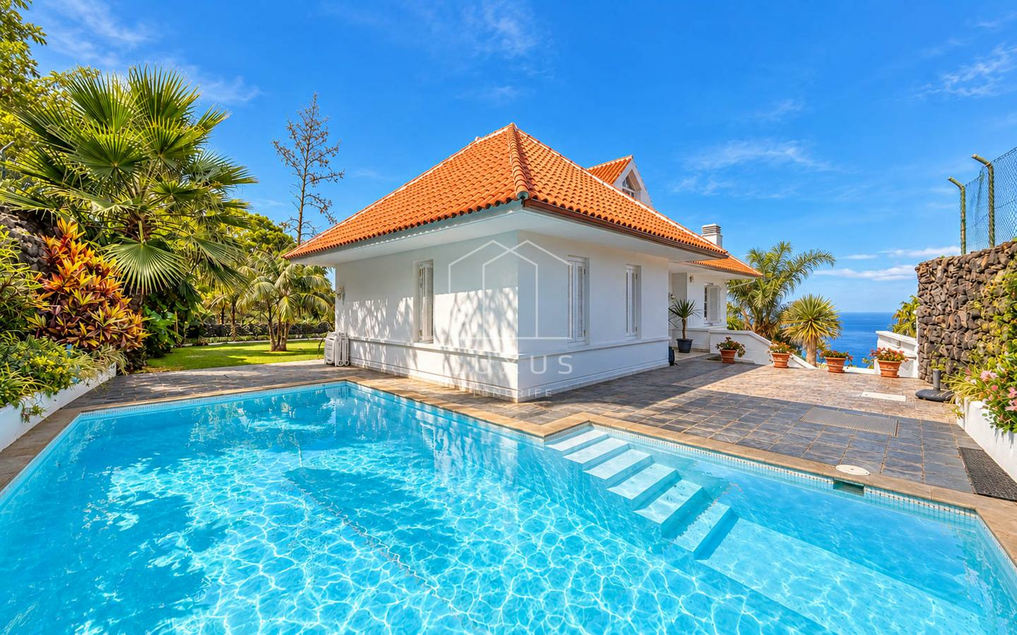 3-bedroom Villa In Santa Úrsula, Spain (250 M²)