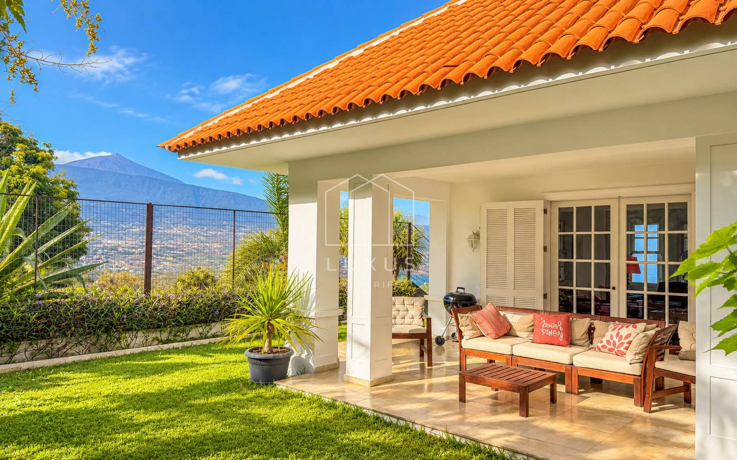 3-bedroom Villa In Santa Úrsula, Spain (250 M²)