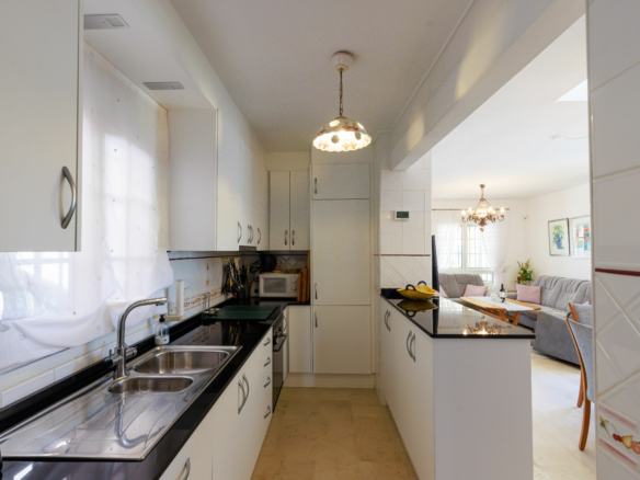 3-bedroom Villa In Orihuela Costa, Spain (122 M²)