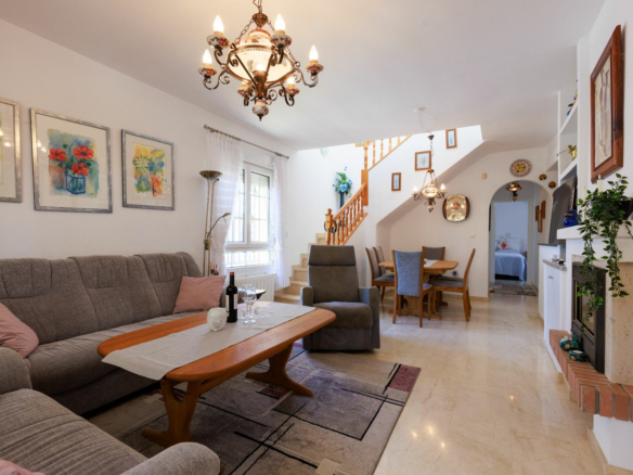 3-bedroom Villa In Orihuela Costa, Spain (122 M²)
