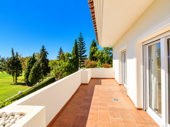 First Line Golf Four-bedroom Villa In Guadalmina Alta, Marbella.