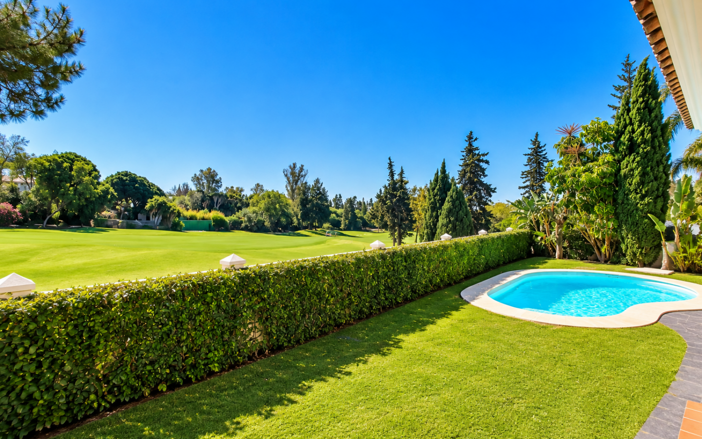 First Line Golf Four-bedroom Villa In Guadalmina Alta, Marbella.