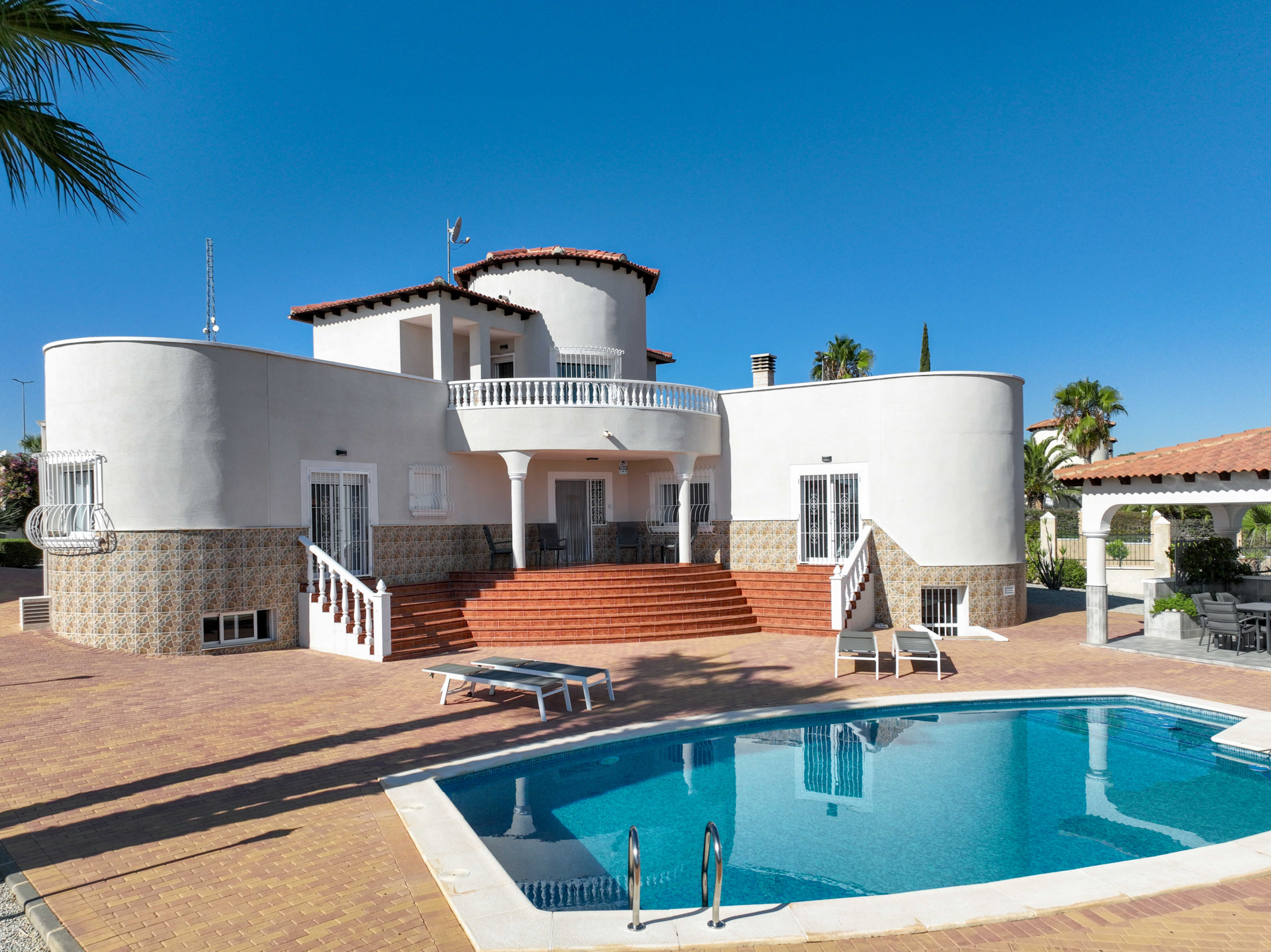 3-bedroom Detached Villa In Campos Del Rio, Spain (225 M²)