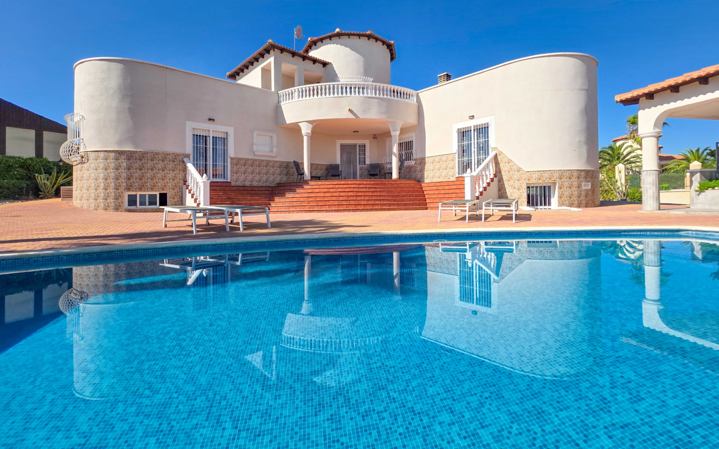 3-bedroom Detached Villa In Campos Del Rio, Spain (225 M²)