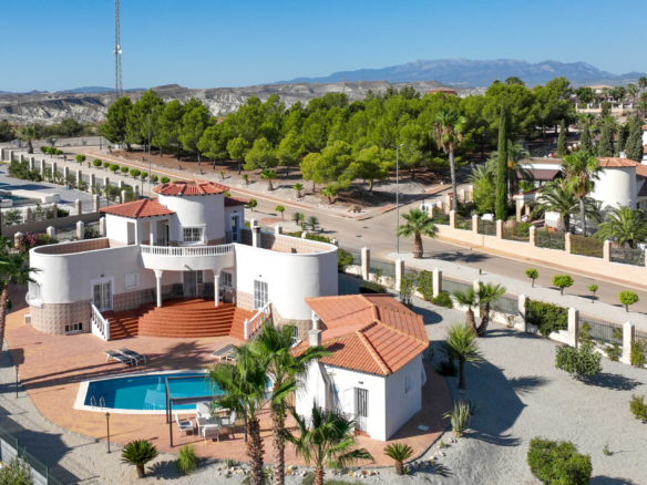 3-bedroom Detached Villa In Campos Del Rio, Spain (225 M²)