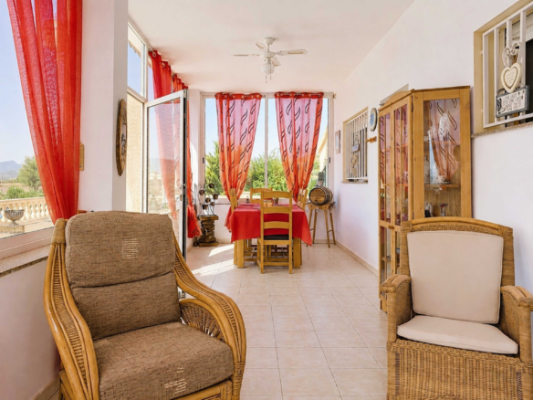 3-bedroom Detached Villa In Pinoso, Spain (158 M²)