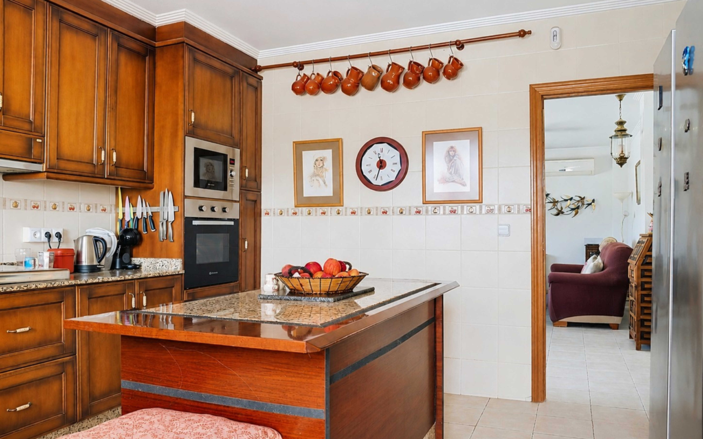 3-bedroom Detached Villa In Pinoso, Spain (158 M²)