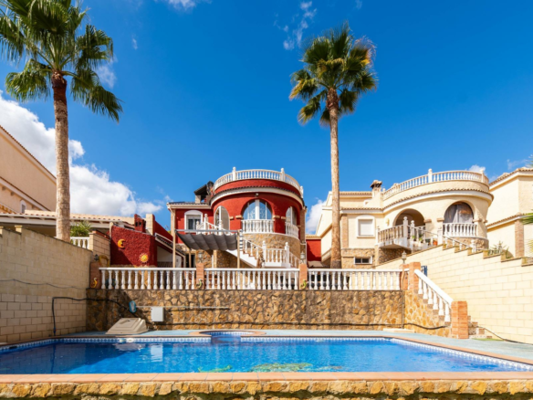 7-bedroom Villa In Monforte Del Cid, Spain (222 M²)