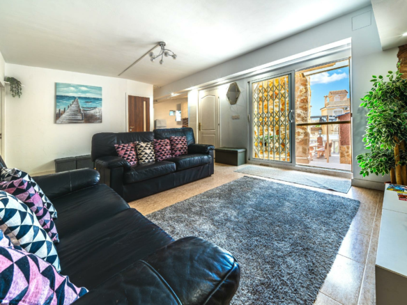 7-bedroom Villa In Monforte Del Cid, Spain (222 M²)
