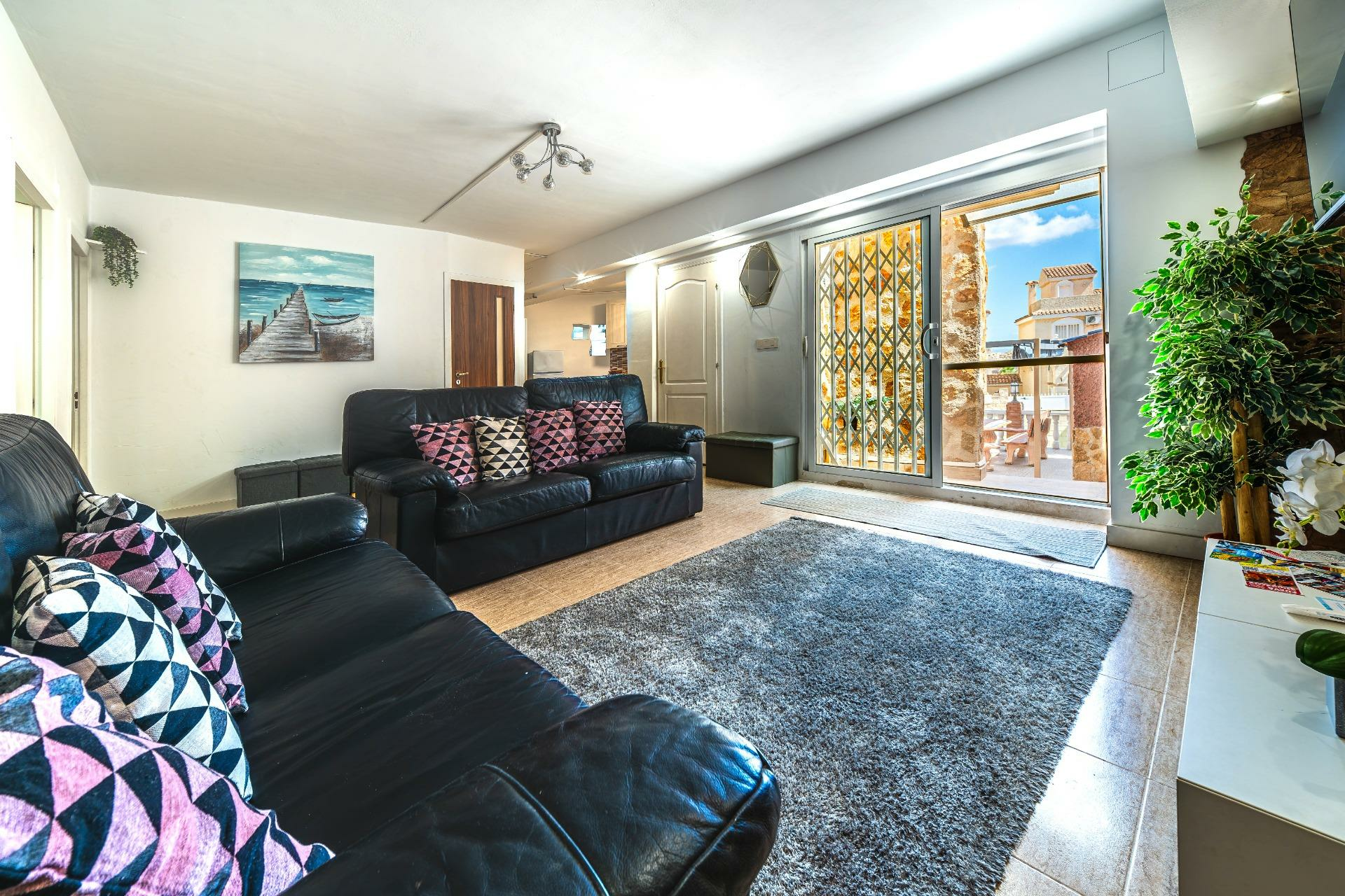 7-bedroom Villa In Monforte Del Cid, Spain (222 M²)