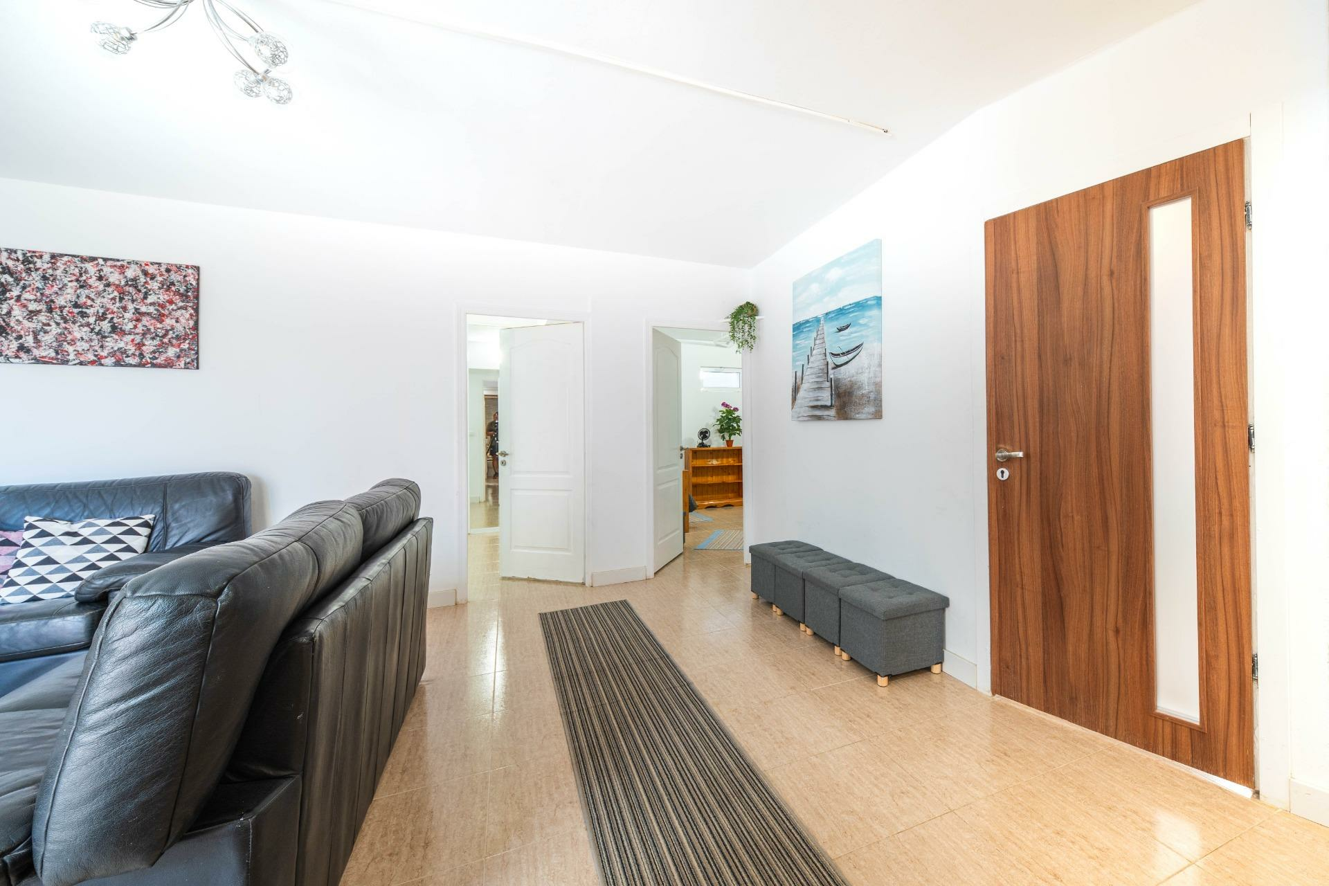 7-bedroom Villa In Monforte Del Cid, Spain (222 M²)