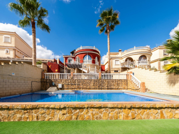 7-bedroom Villa In Monforte Del Cid, Spain (222 M²)