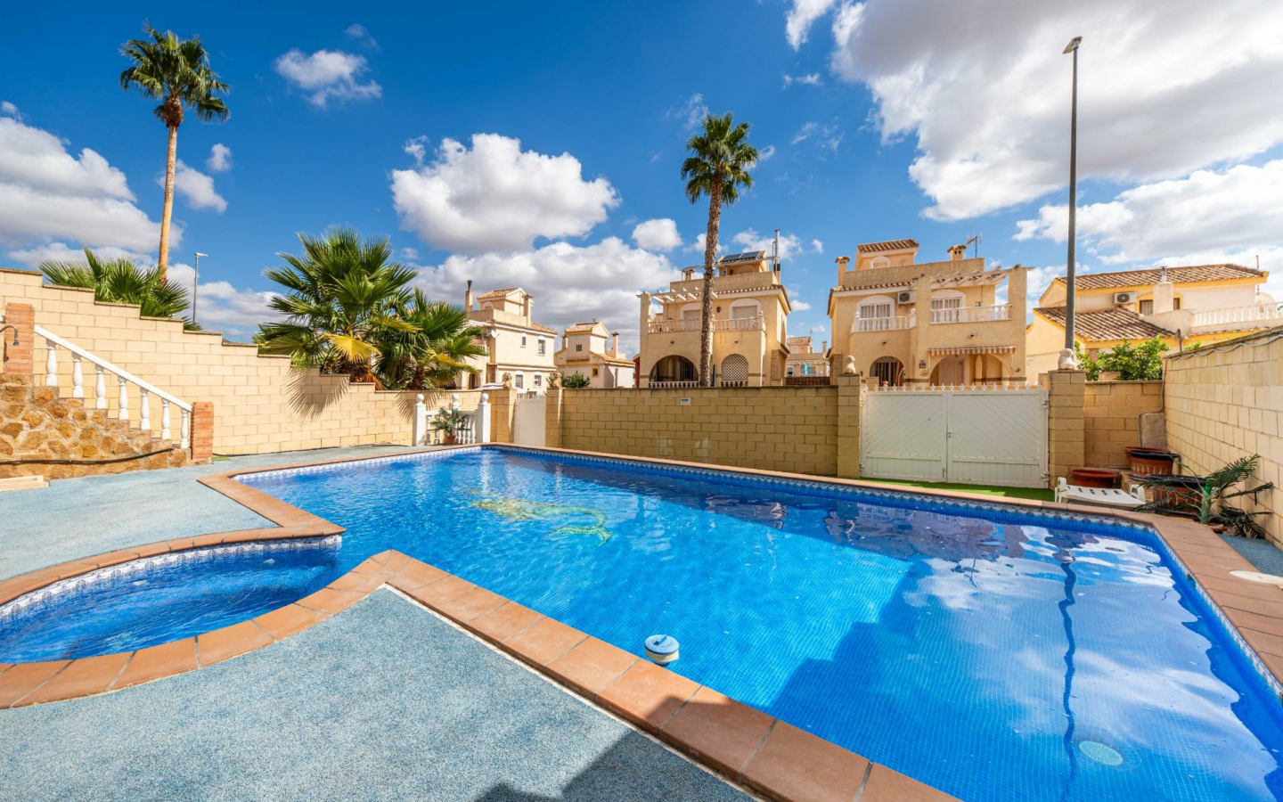 7-bedroom Villa In Monforte Del Cid, Spain (222 M²)