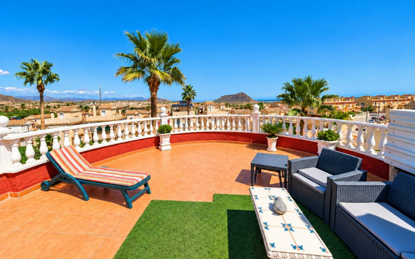 7-bedroom Villa In Monforte Del Cid, Spain (222 M²)