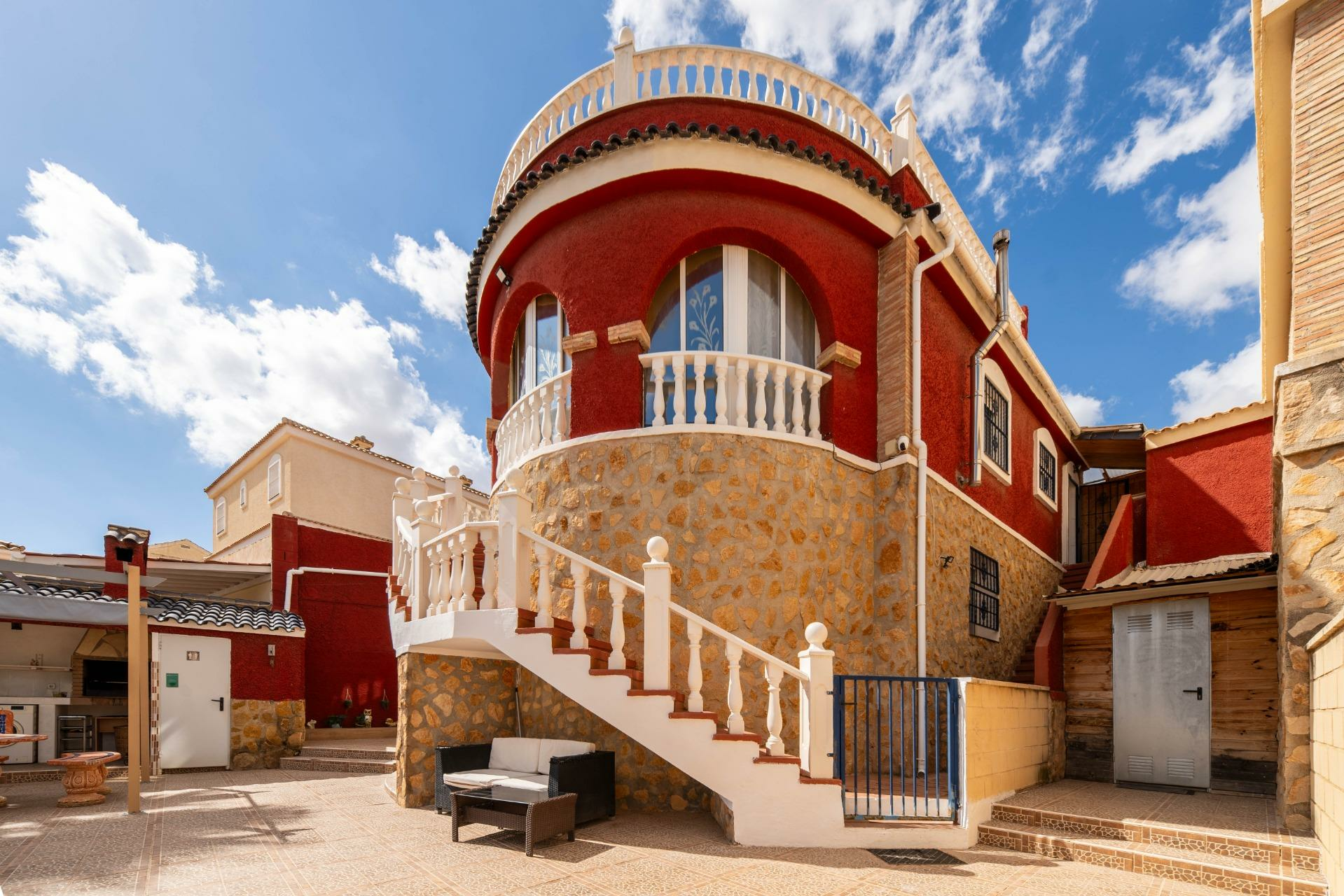 7-bedroom Villa In Monforte Del Cid, Spain (222 M²)